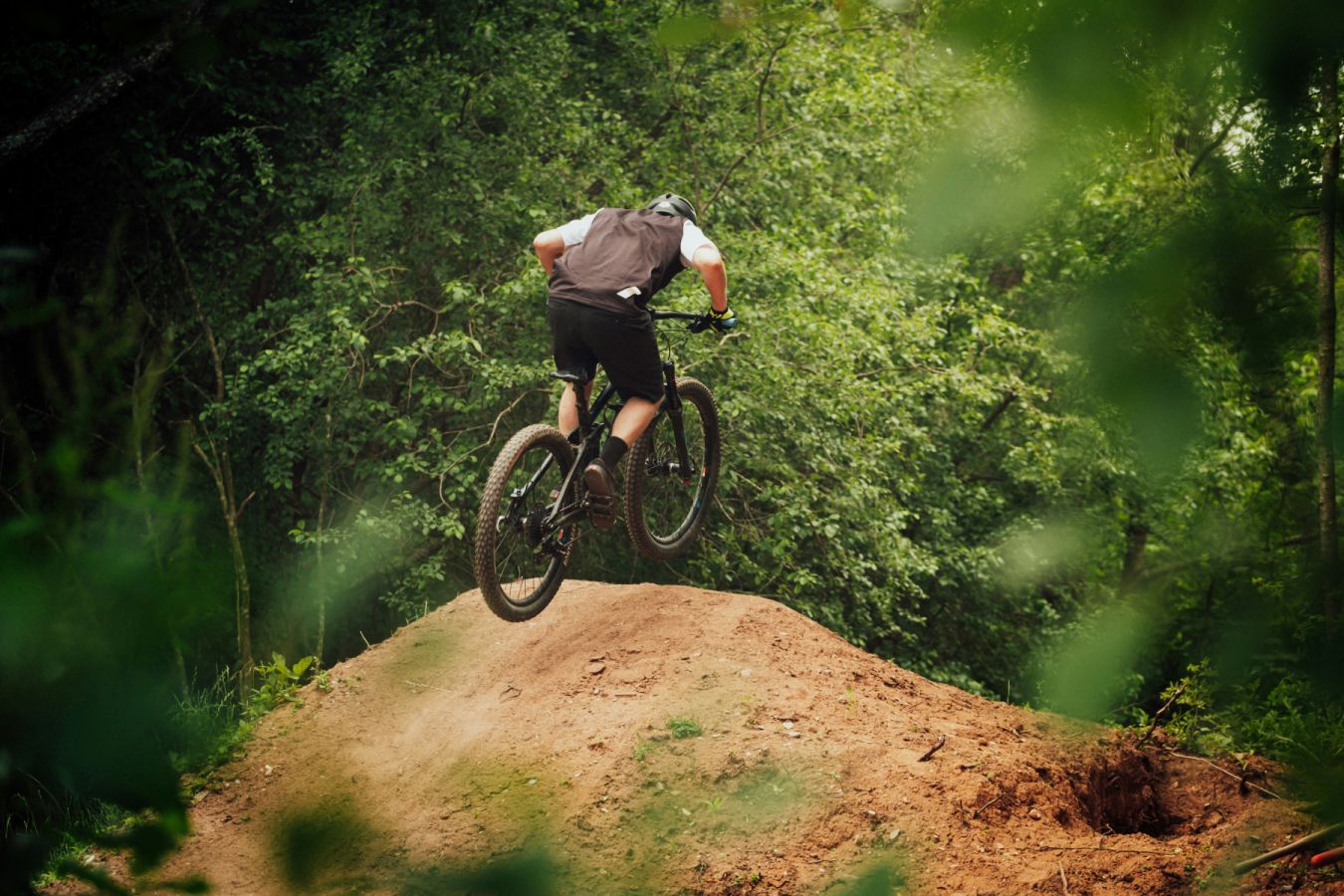 HT Pedal Buying Guide - Flat, Clipless, MTB & BMX Pedals