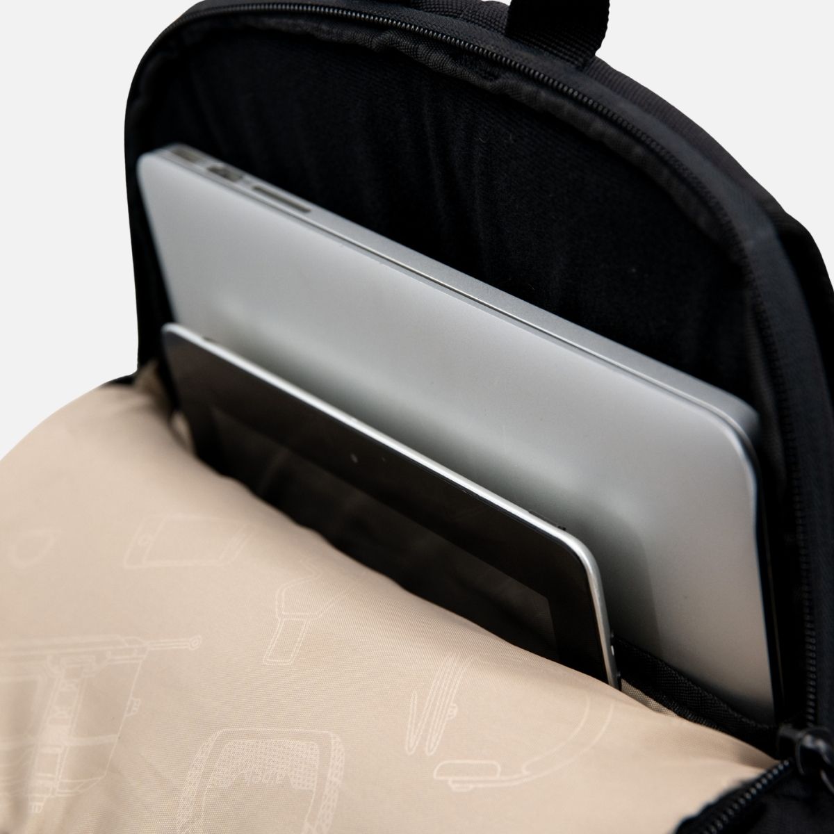 Albek Whitebridge Backpack Covert Black