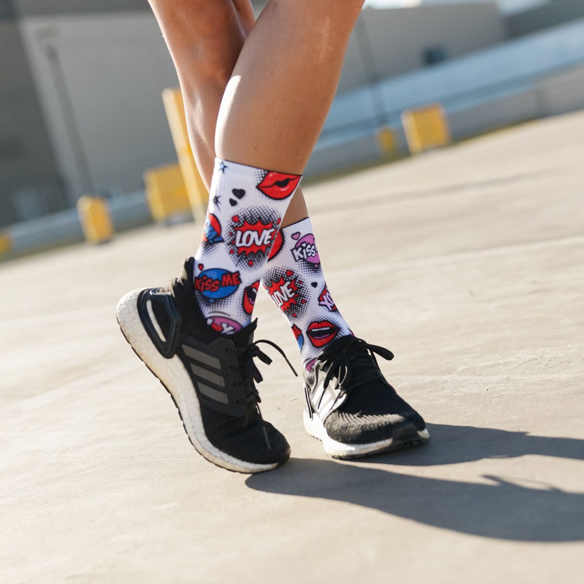 SOX FOOTWEAR - LOVE STRUCK CREW SOCKS