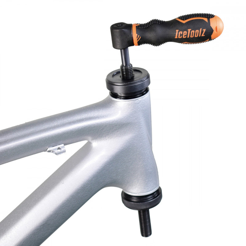 IceToolz Headset & BB Cup Press Tool - Use
