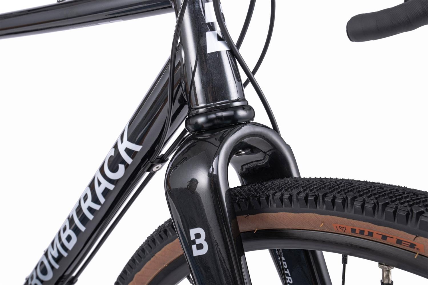 02_BT_MY24_Hook_metallic_black_web_10