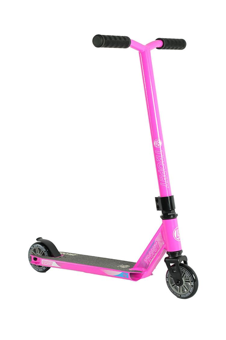 Crisp Trophy Pink-Black 1
