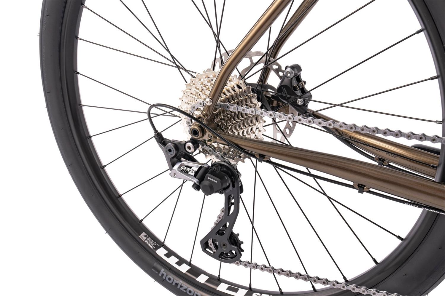 06_BT_MY24_Audax_metallic_dark_brown_web_09