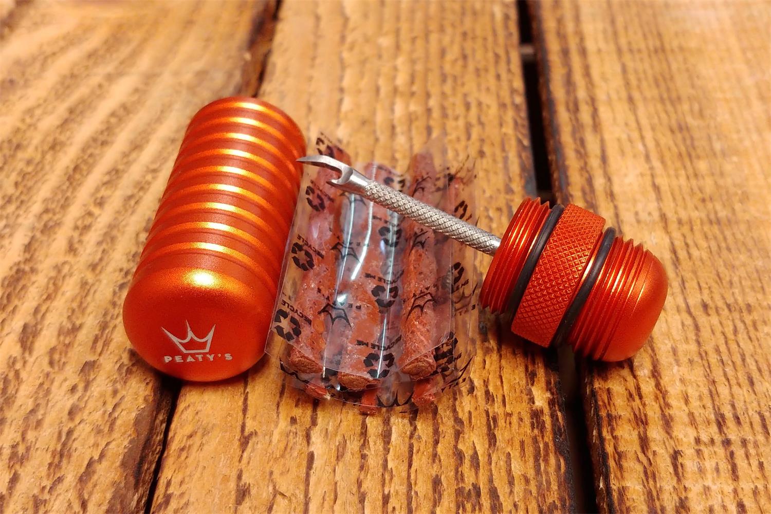 Peaty's Holeshot Tubeless Puncture Plugger Kit 2