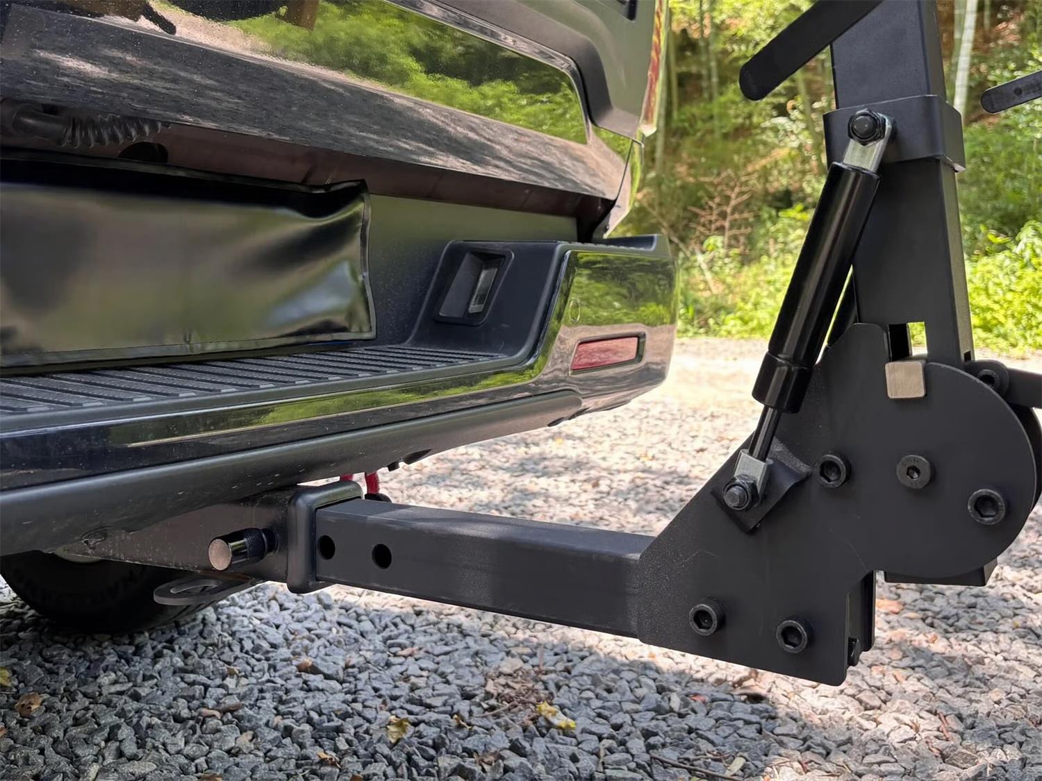 Maverack 4-BIKE PREMIUM VERTICAL RACK 4