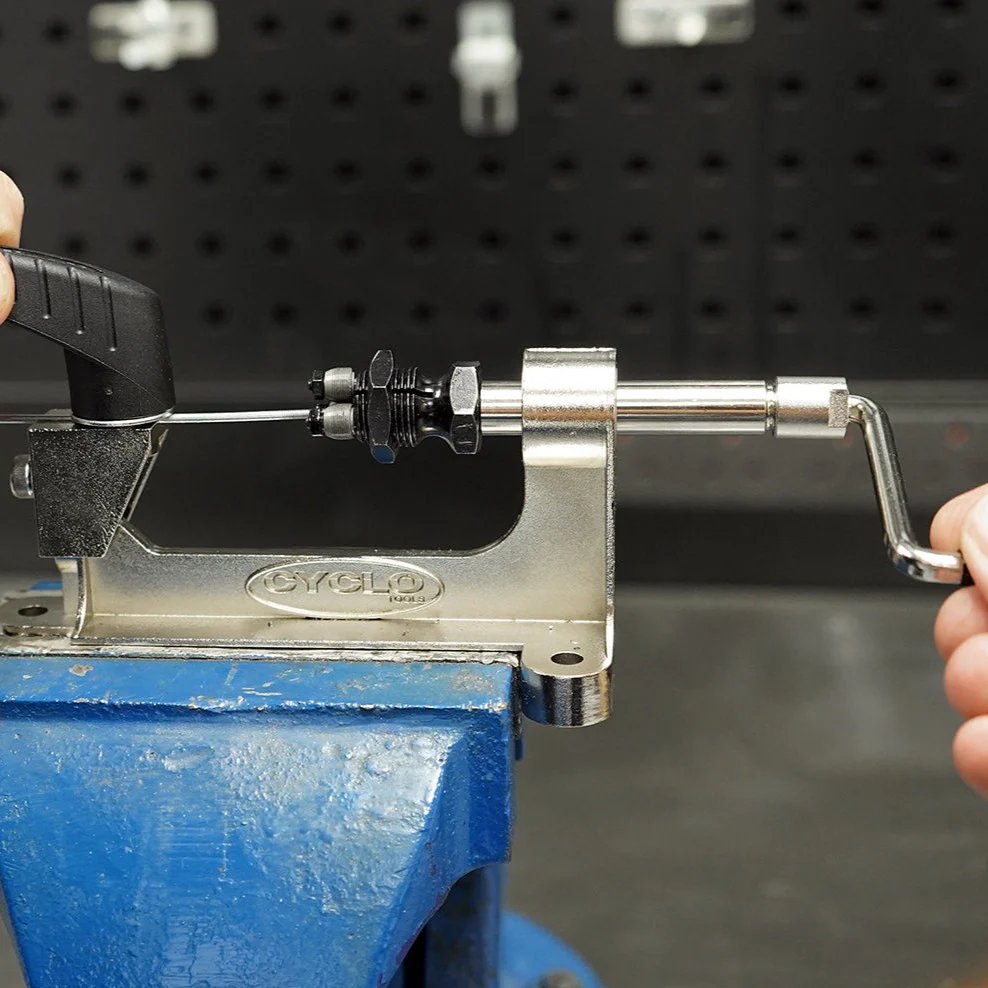 Spoke_Thread_Rolling_Machine_7