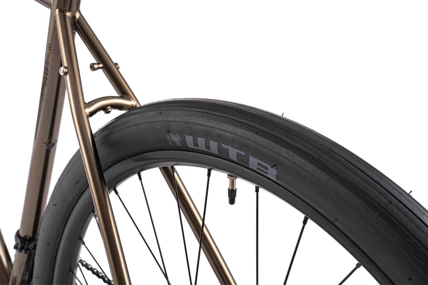10_BT_MY24_Audax_metallic_dark_brown_web_10