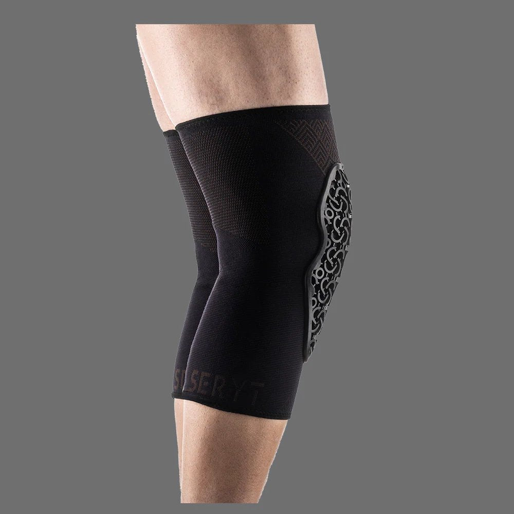 Flow_Knee_Alps_Black_2