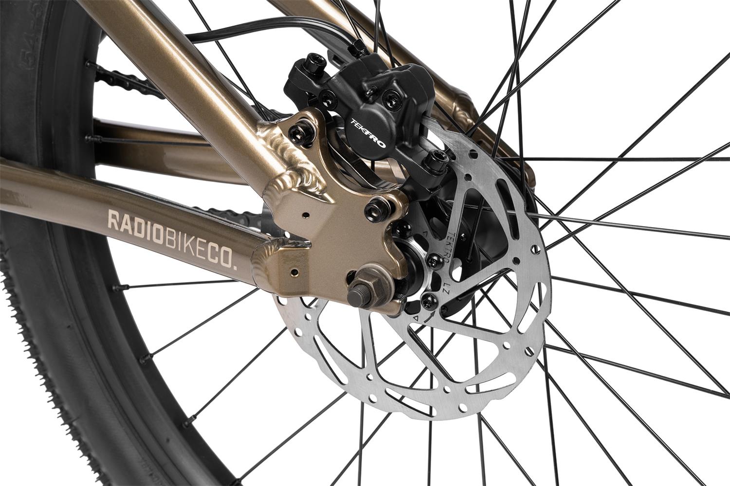 Radio_ GRIFFIN 24_stone bronze_4055822555883_web-1