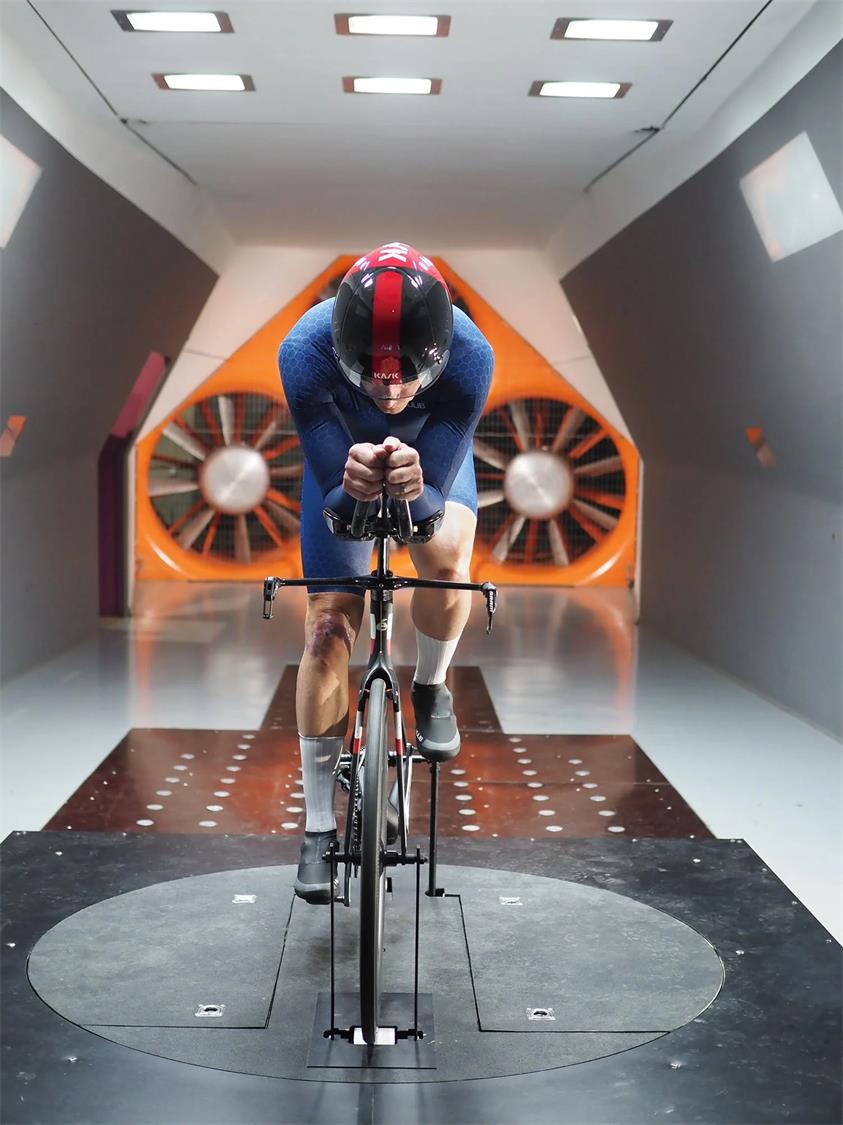 evo-jet-defeet-Windtunnel 2