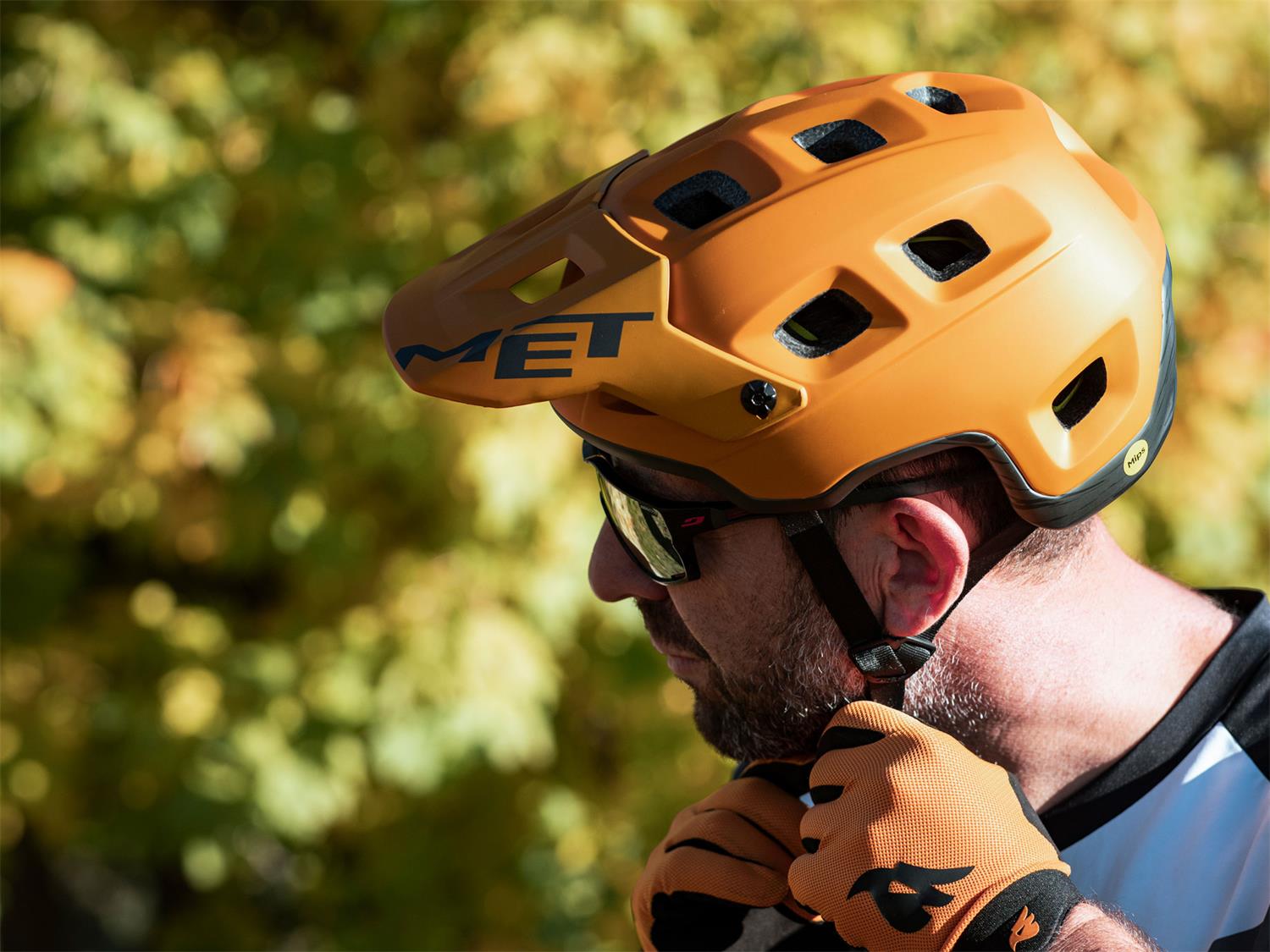 MET Terranova MIPS Helmet 1