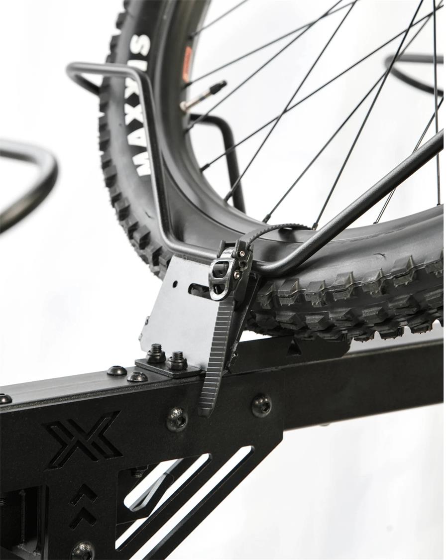 Maverack 4-BIKE PREMIUM VERTICAL RACK 3