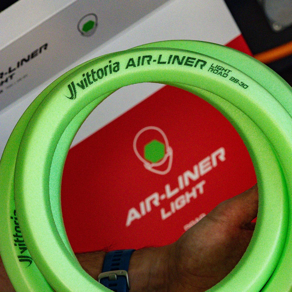 air-liner-light-road-insert-02