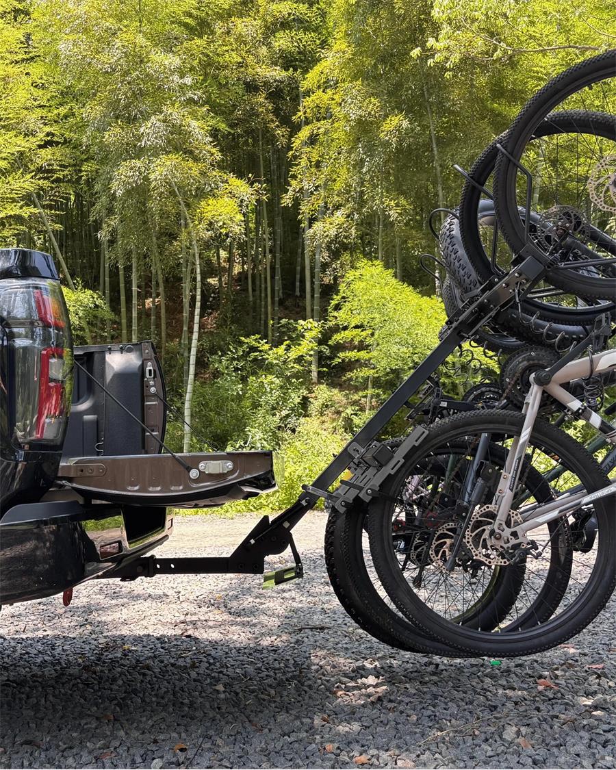 Maverack 4-BIKE PREMIUM VERTICAL RACK 8