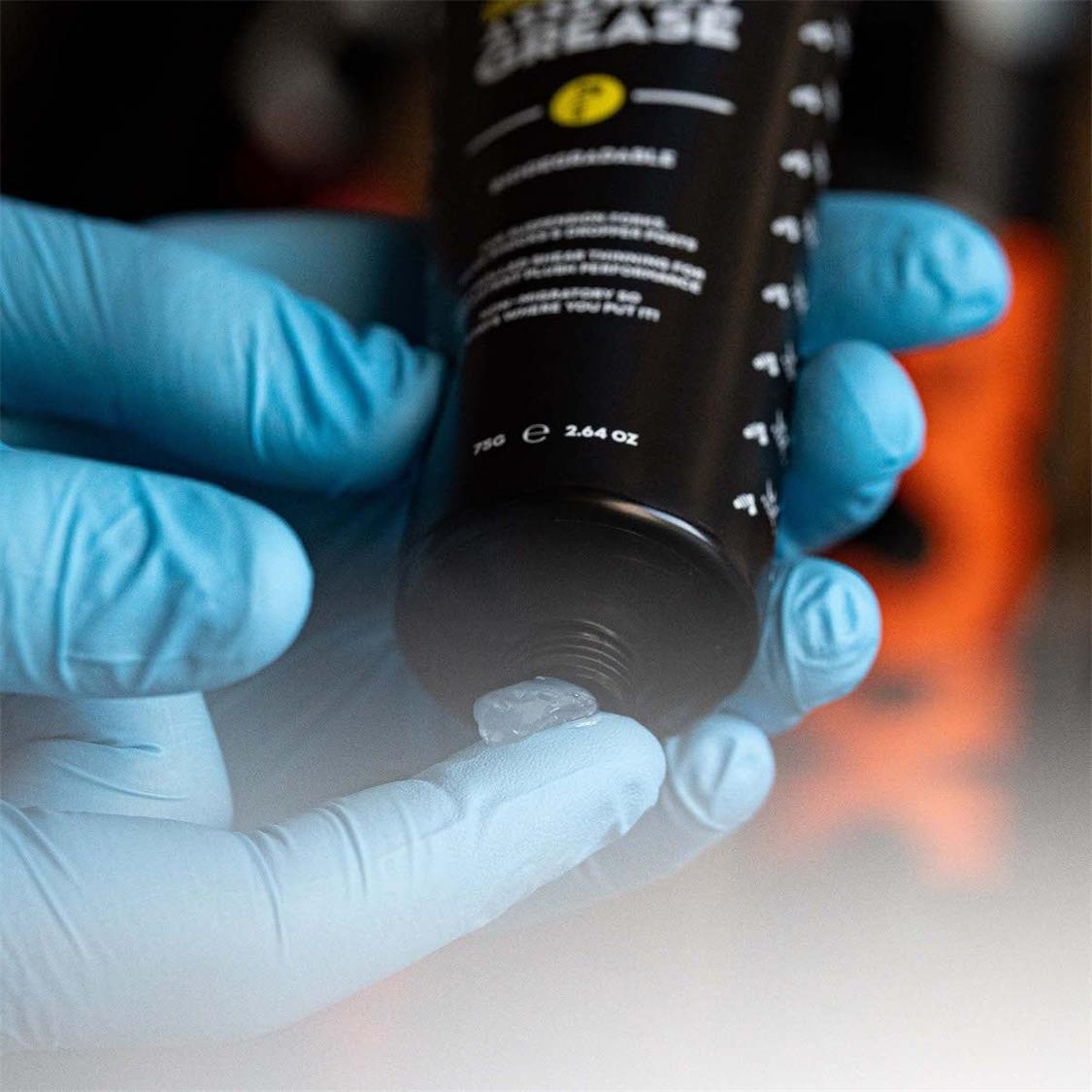 Peatys_Suspension_Assembly_Grease_2