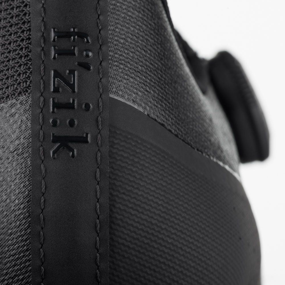 Fizik Tempo R4 Overcurve Wide Black Shoes