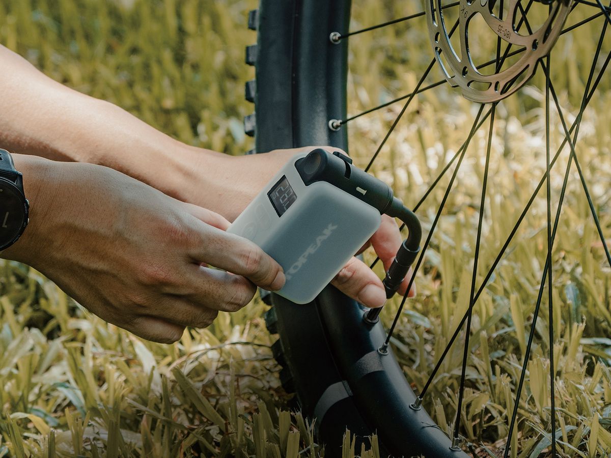 Topeak E-Booster Digital Electric Pump